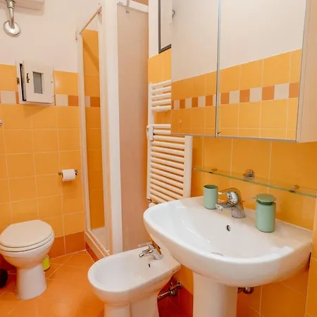 2-minute Walk To The Center -2 In Carignano Apartment